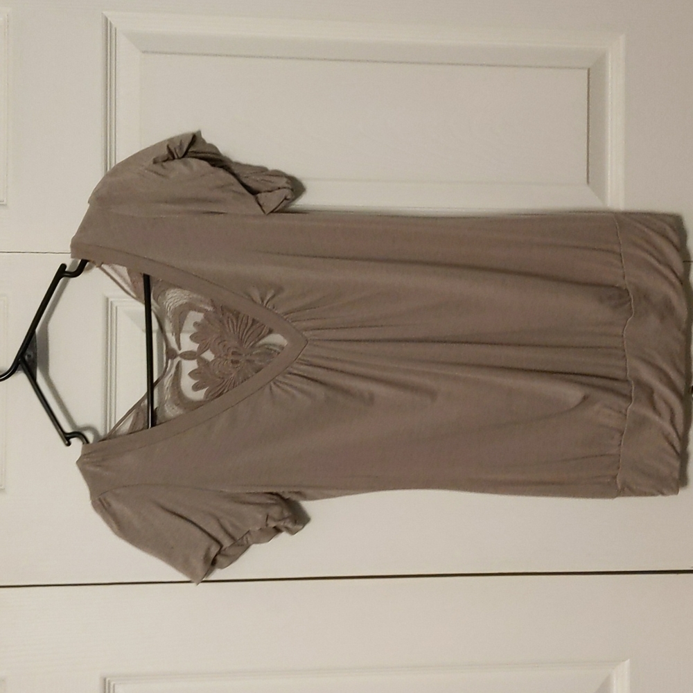 Charlotte Russe tan tshirt M